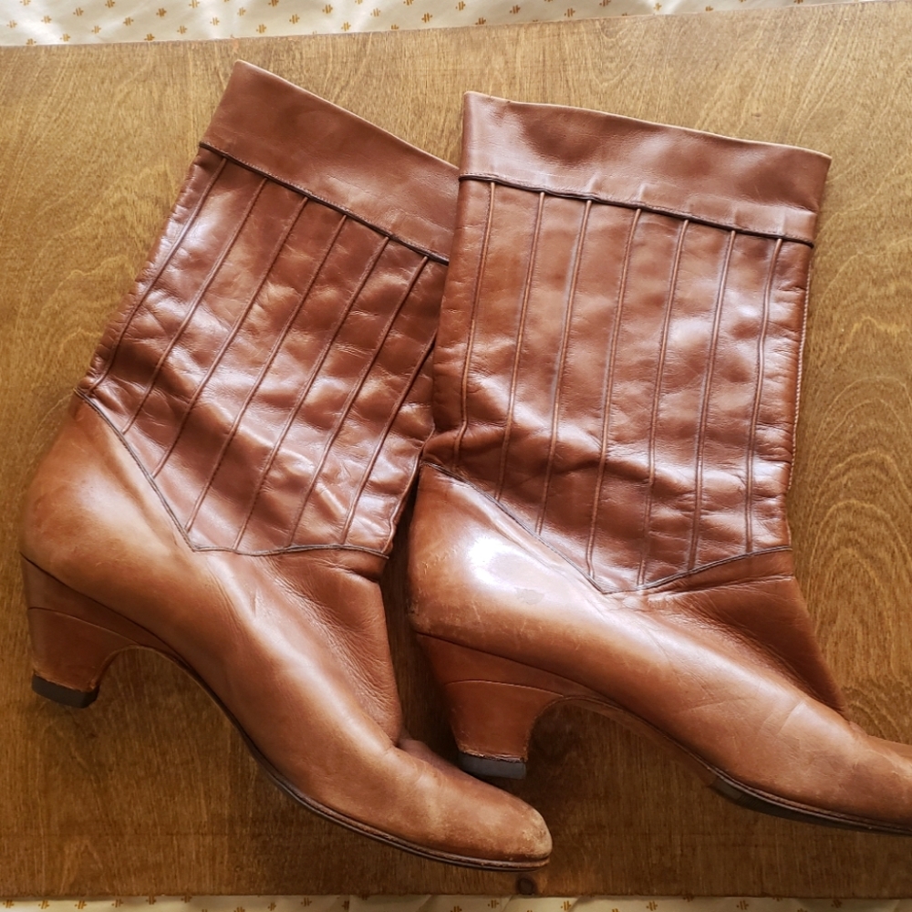 Vintage Italian brown leather ankle boots